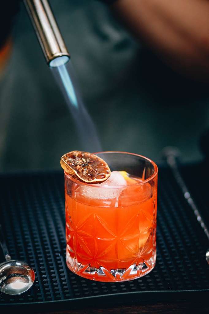 ZeroProof Zones: Bookmark Our Favorite Sober Sanctuaries for Elevated Socializing